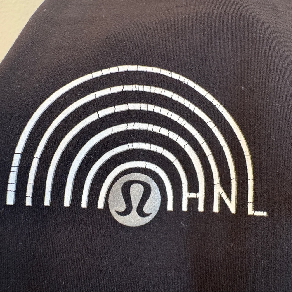 lululemon Wunder Train Legging 25” Honolulu logo